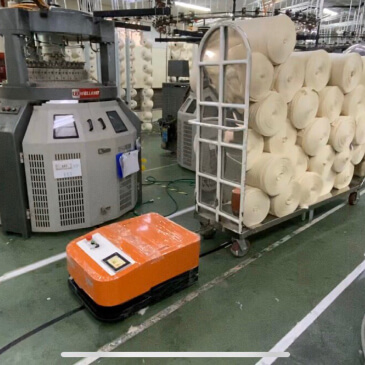 AGV chuyển hàng tự động trong nhà máy công nghiệp 2 agv keo